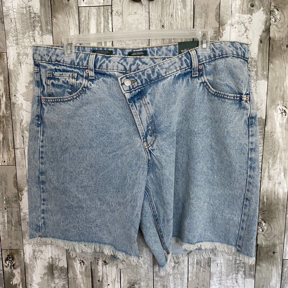 NWT Wild Fable hi rise bermuda shorts 18